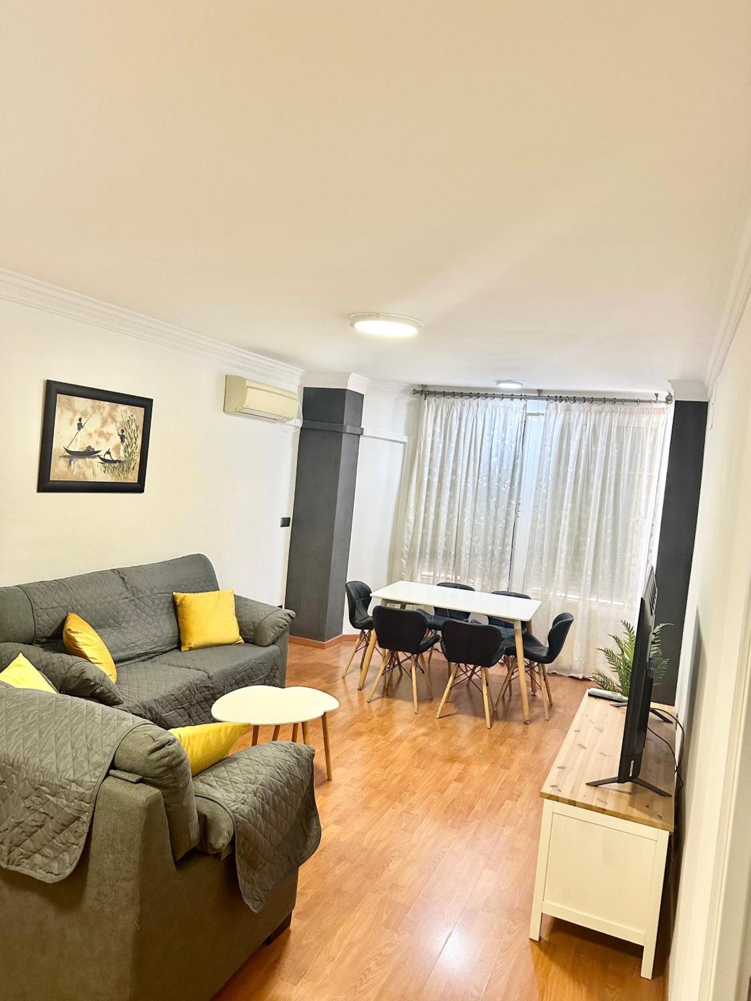 Appartement 10 Minutos Centro Sevilla, Moderno Y Con Parking Gratis *